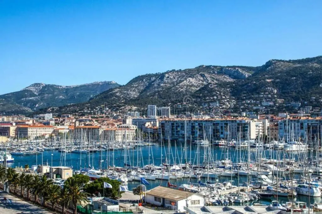 Appartement T2 grande terrasse comme une maison 8 min des plages à Toulon France