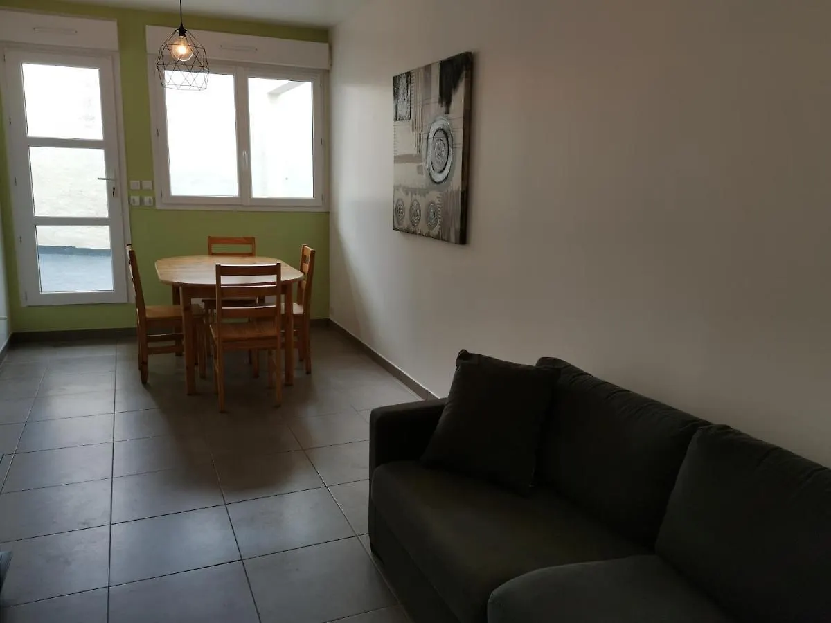 Appartement T2 grande terrasse comme une maison 8 min des plages à Toulon